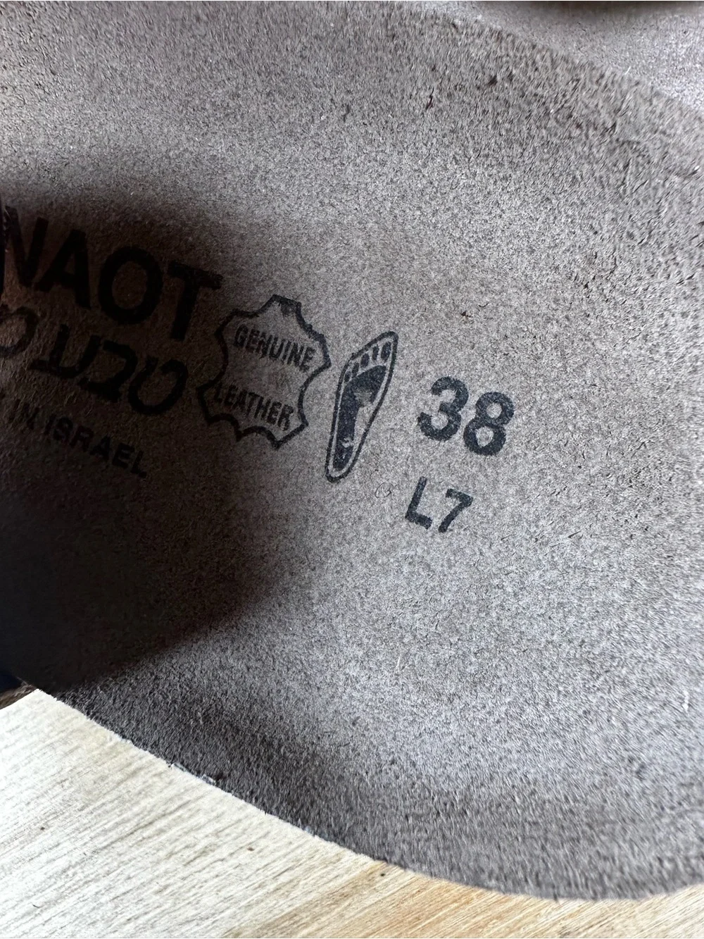 Naot alba sandals